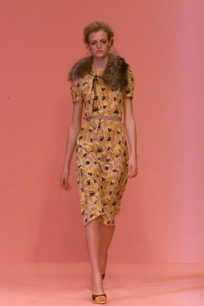Look 18